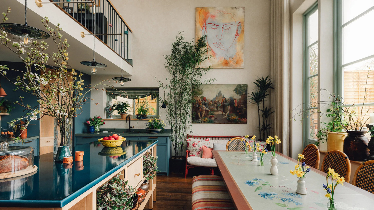 Kitchen & Dining